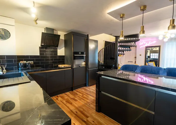 Stunning 2 Bed Apartment, In The Heart Of Exeter!