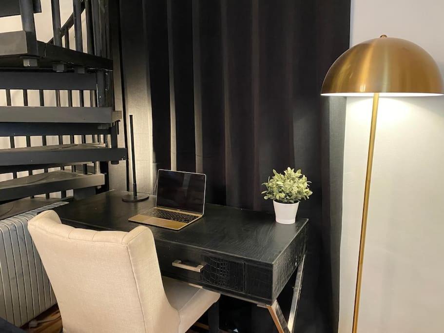 Stunning 2 Bed Apartment, In The Heart Of Exeter! Appartamento *